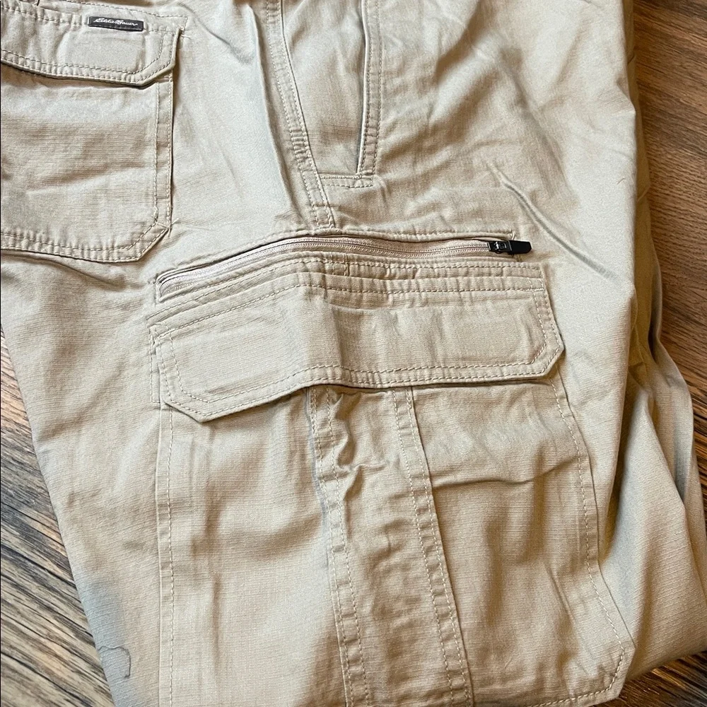 Eddie Bauer Versa Trex Cargo Pants light khaki 38 x 32 - Picture 3 of 5